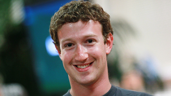 Mark Zuckerberg CEO più amato dai dipendenti di Facebook