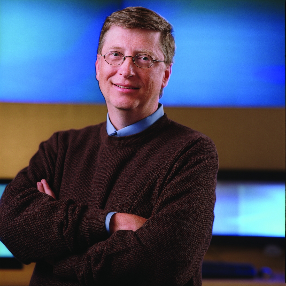 Bill Gates saluta Facebook