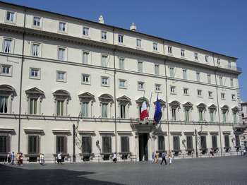 Palazzo Chigi si scontra con i social network?