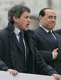 "Resuscitare le Brigate Rosse ed ammazzare Silvio Berlusconi": gruppo scandalo su Facebook