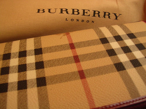 Burberry diventa social network