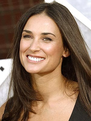 Demi Moore salva un suicida su Twitter