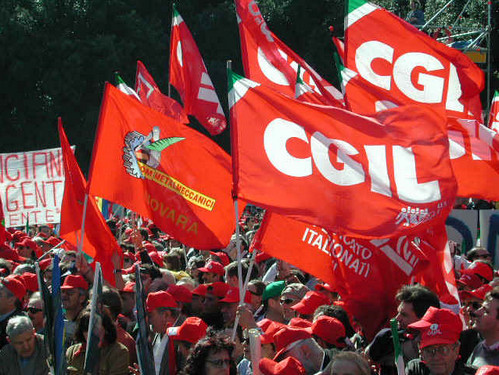 CGIL, i dipendenti non possono usare Facebook al lavoro