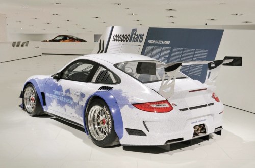 Porsche 911 GT3 R Hybrid edizione limitata Facebook