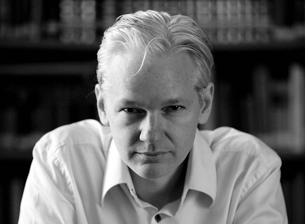 Julian Assange diventa un presentatore TV