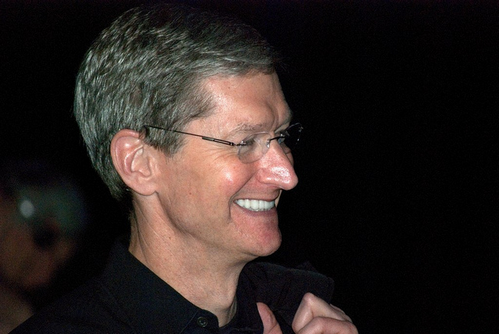 Apple, Twitter e Facebook: la parola a Tim Cook 