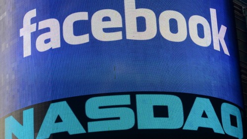 Facebook in borsa, inizio folgorante ma crescono i dubbi