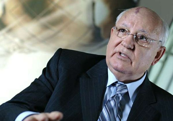 Mikhail Gorbaciov morto? E' solo una bufala di Twitter