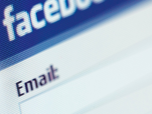 Email Facebook sulla Timeline, arrivano i primi problemi