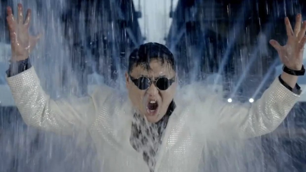 Psy da record su YouTube: 38 milioni di visualizzazione in 24 ore per Gentleman