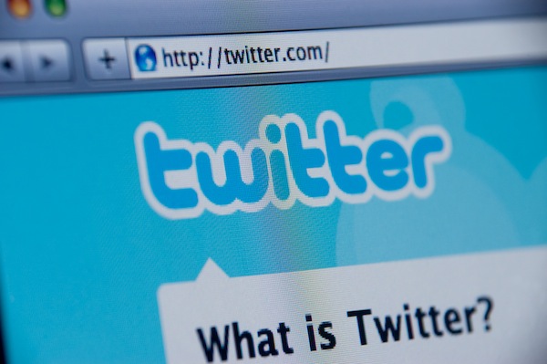 Twitter, il pulsante per segnalare abusi sarà disponibile per tutti