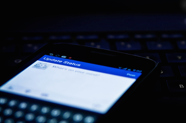 Come disconnettersi da Facebook mobile