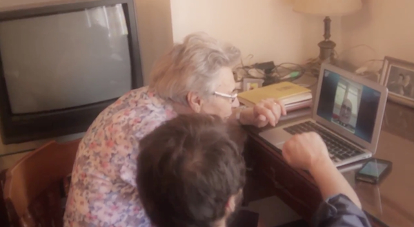 Ti connetto i nonni, la webserie che aiuta i nonni a usare internet